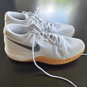 Nike Zoom White Athletic Shoes with Mesh Upper NWOT